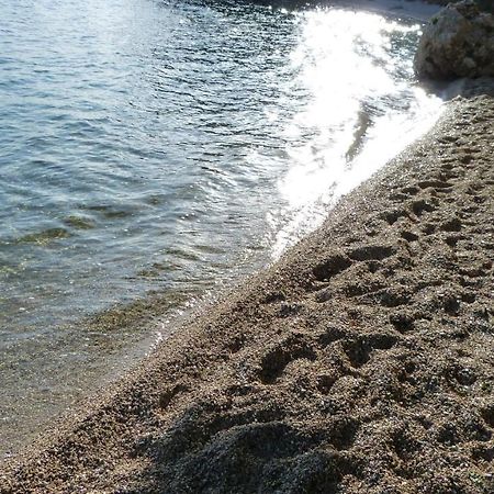 Beach Front Apartments Balica Rat โอมิช ภายนอก รูปภาพ