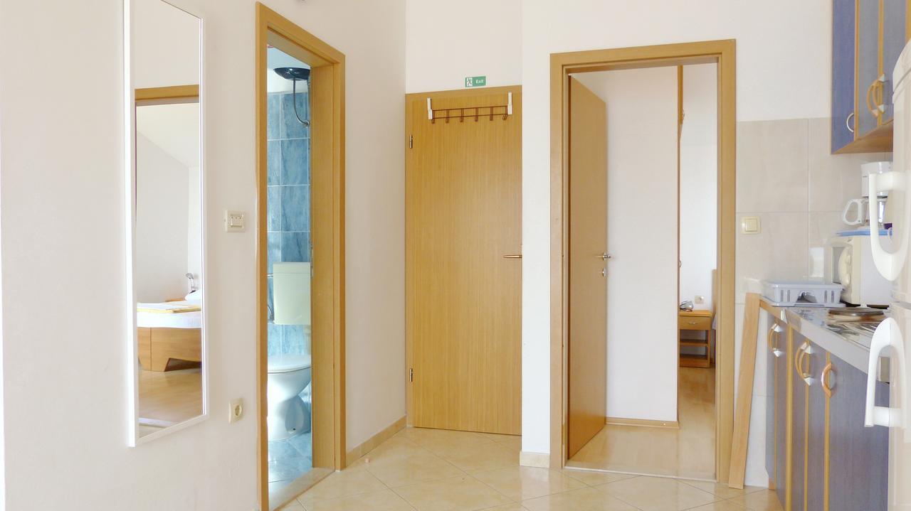 Beach Front Apartments Balica Rat โอมิช ภายนอก รูปภาพ