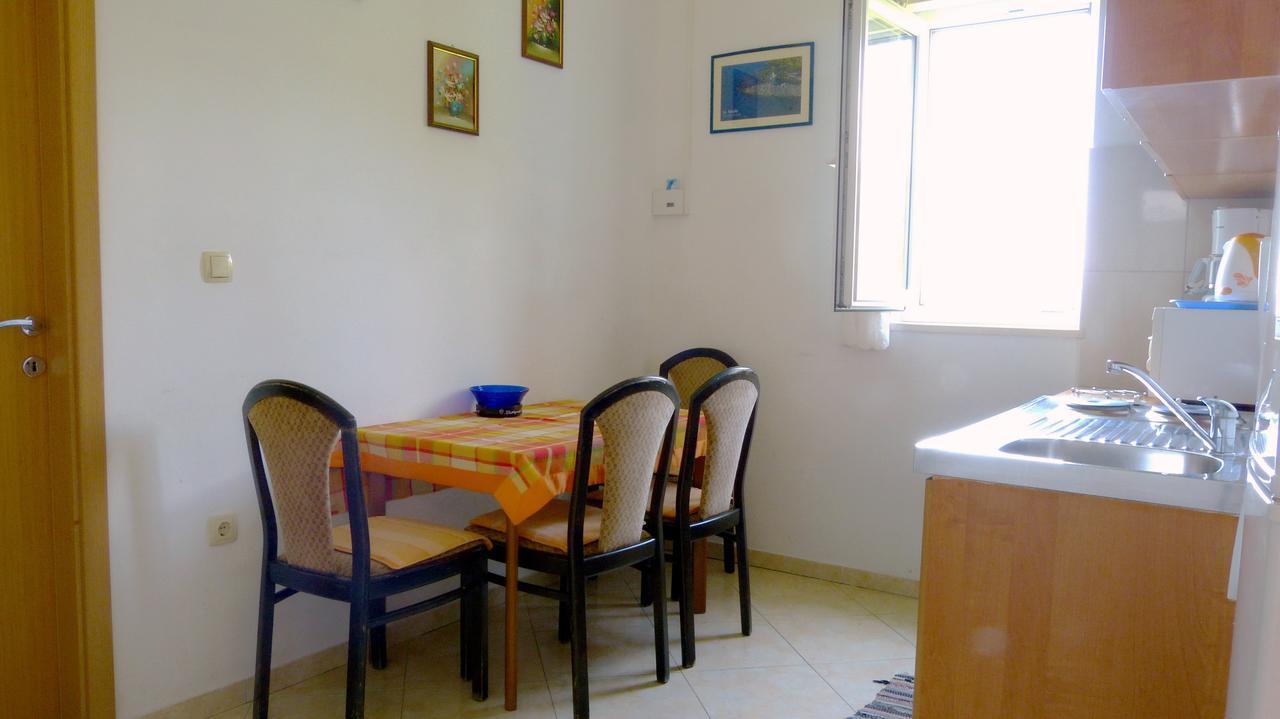 Beach Front Apartments Balica Rat โอมิช ภายนอก รูปภาพ