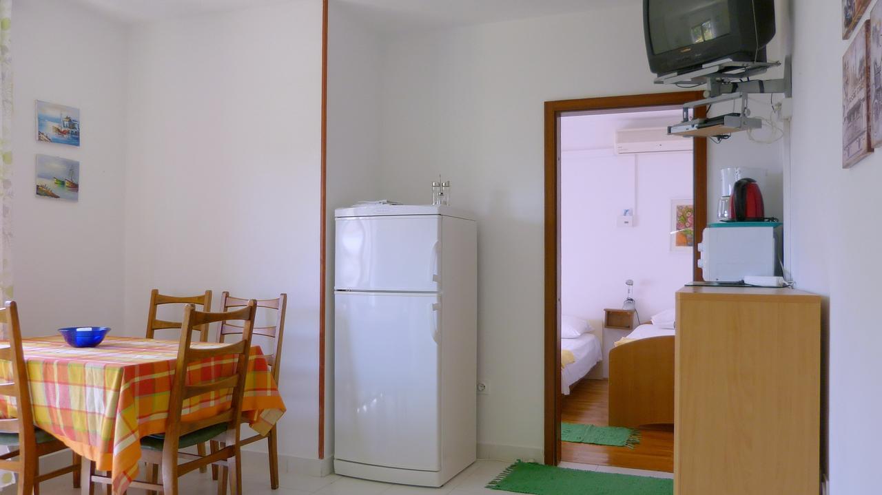 Beach Front Apartments Balica Rat โอมิช ภายนอก รูปภาพ