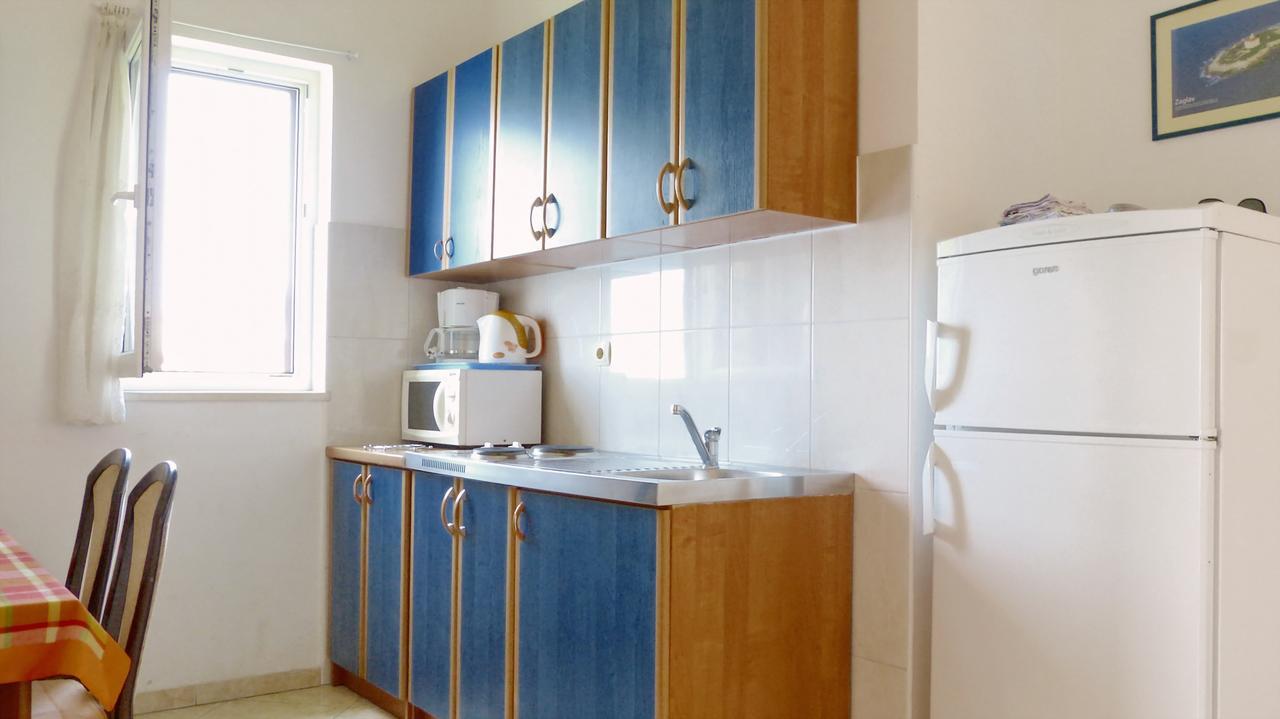 Beach Front Apartments Balica Rat โอมิช ภายนอก รูปภาพ