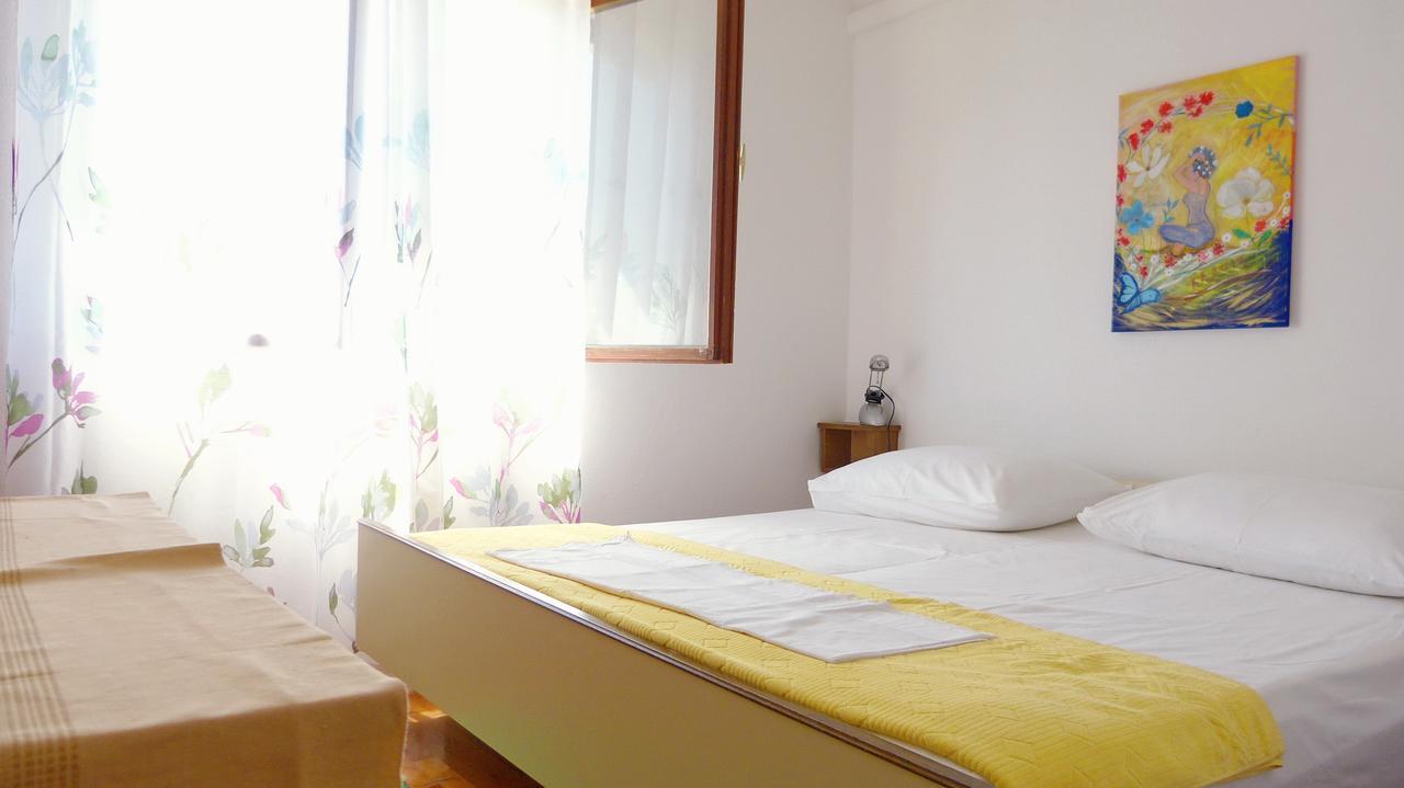 Beach Front Apartments Balica Rat โอมิช ภายนอก รูปภาพ