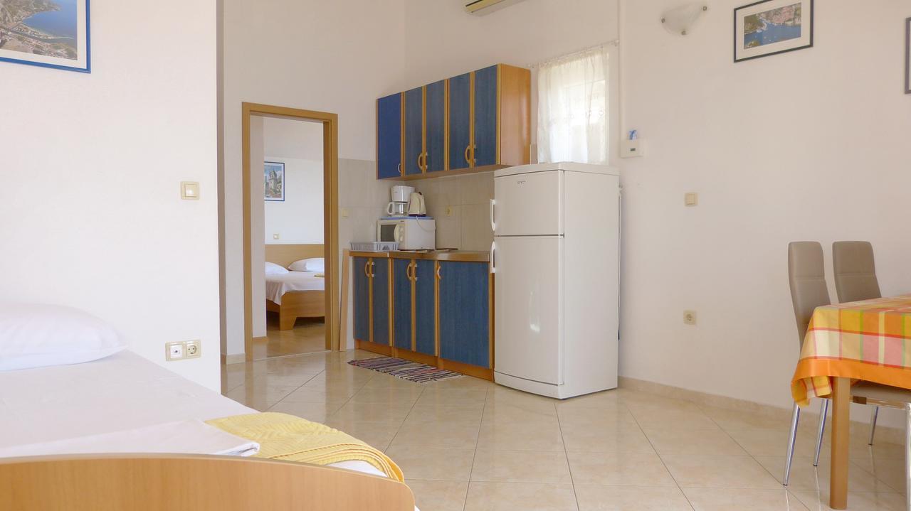 Beach Front Apartments Balica Rat โอมิช ภายนอก รูปภาพ